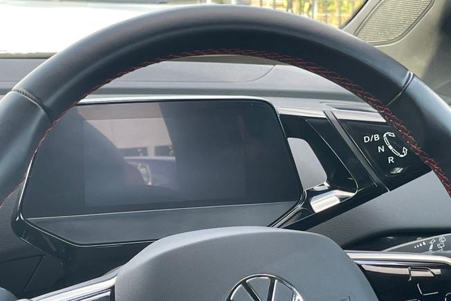 VOLKSWAGEN ID.4 Photo 15