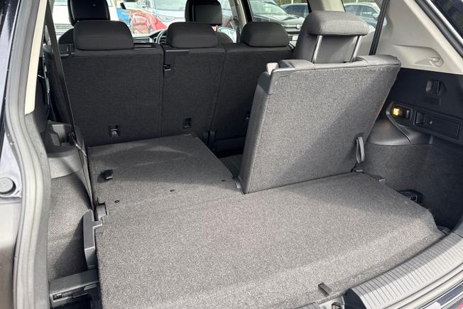 VOLKSWAGEN Tiguan Allspace Photo 24
