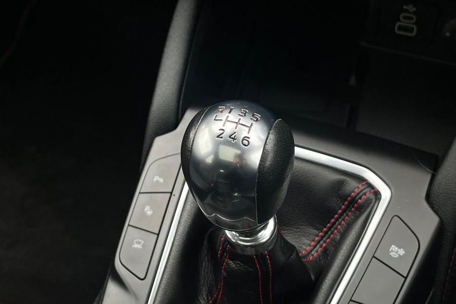Ford KUGA Photo autoimg-fde191b3db7a793ba994e10e63a8aad047f6df6b.jpg