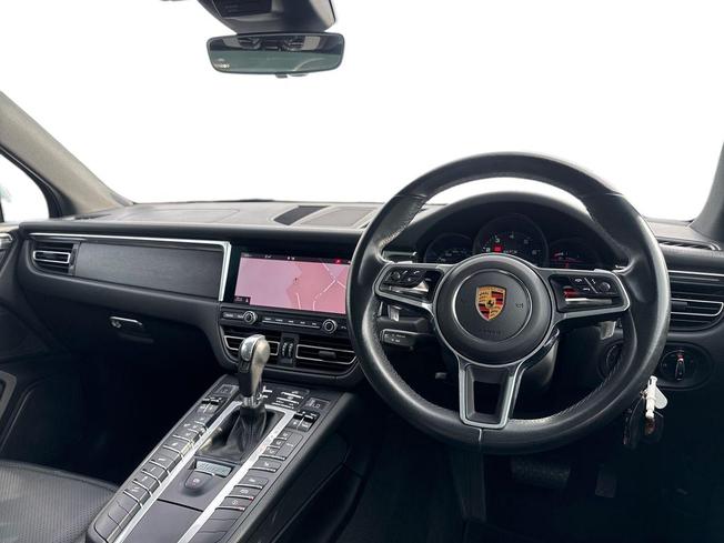 PORSCHE Macan Photo 6