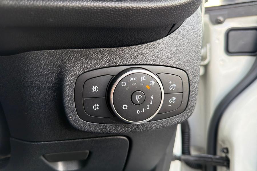 Ford FIESTA Photo autoimg-fde9233292c4e3155b900bf4852a3be3a1ca48ba.jpg