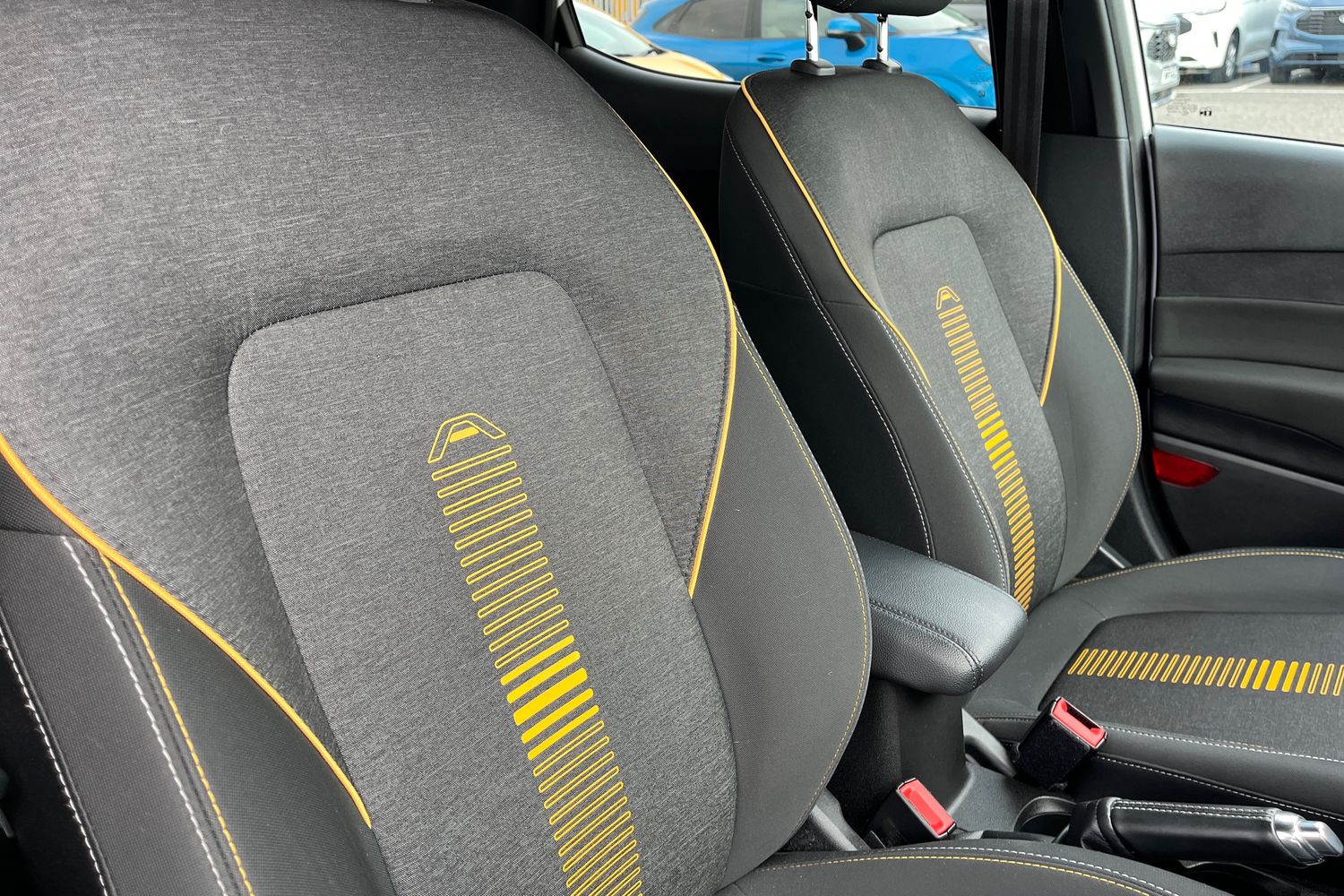 Ford Fiesta Photo 16