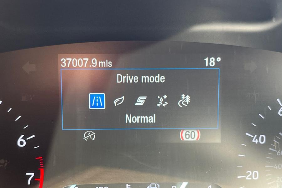 Ford Focus Photo autoimg-fdeadcd1d16e04e0ed2ed4d19008610999249b41.jpg