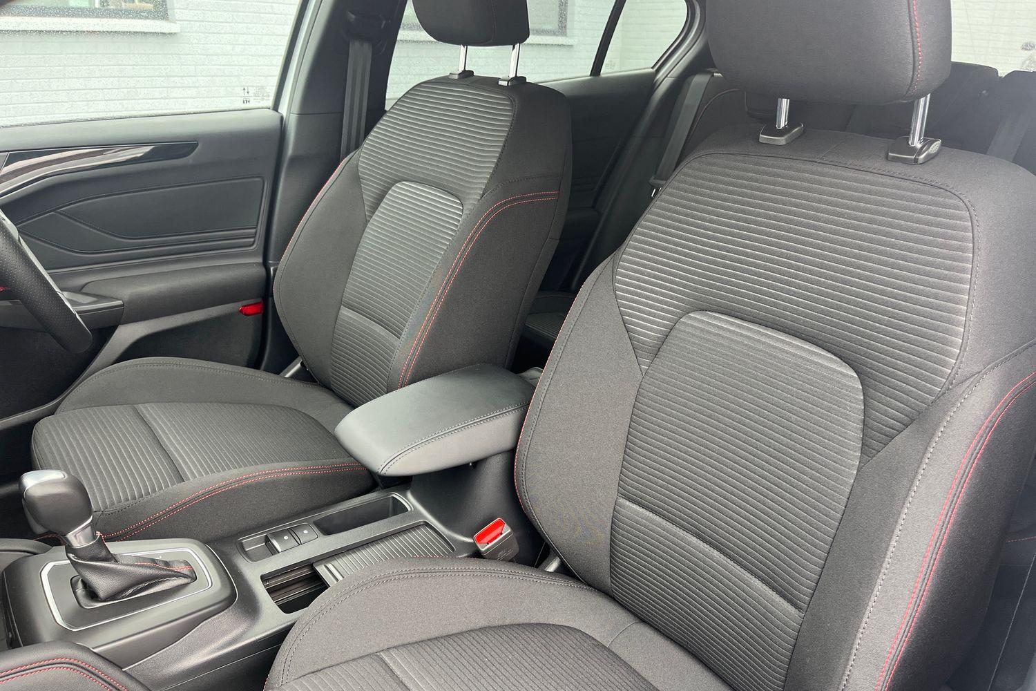 Ford FOCUS Photo 18