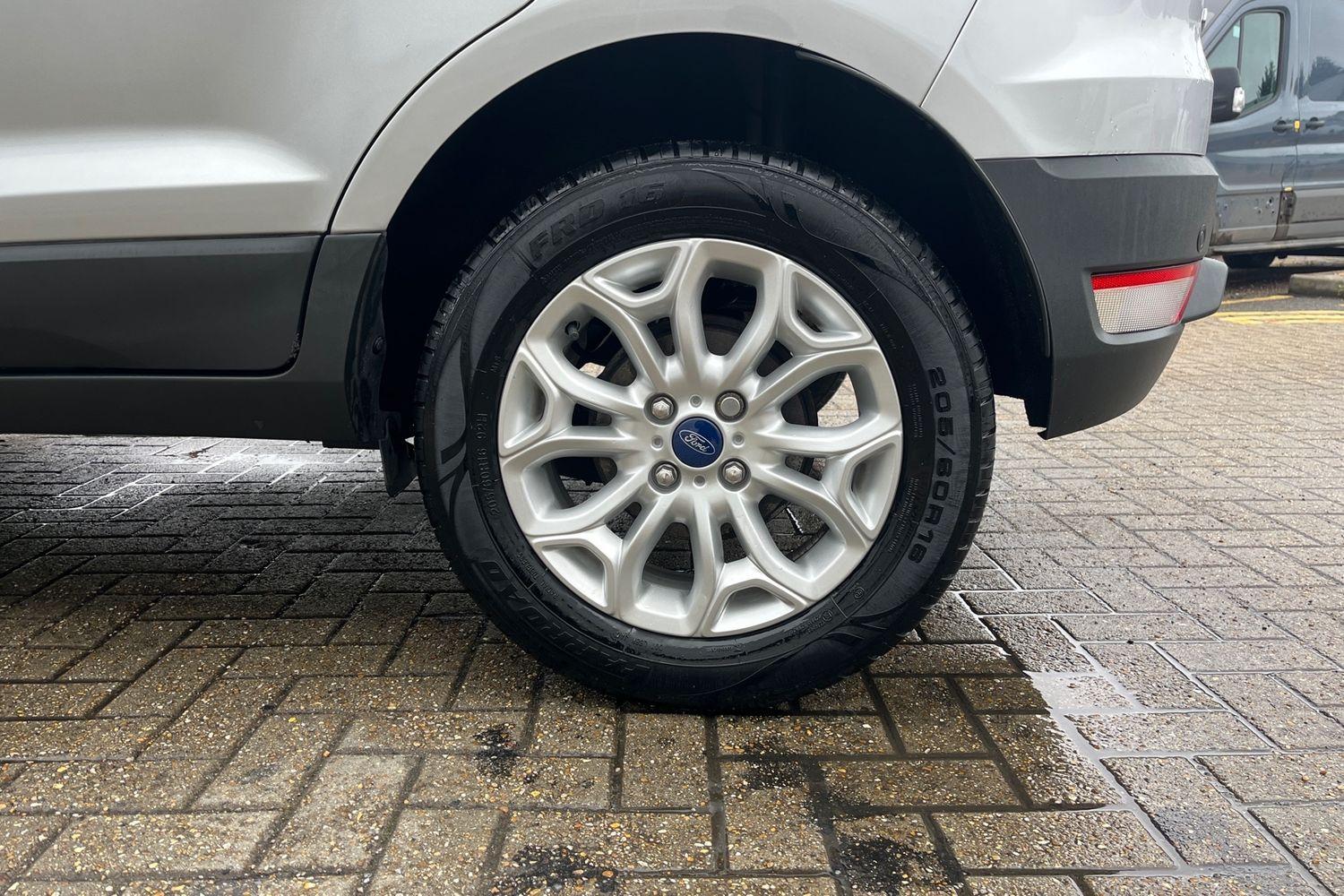 Ford EcoSport Photo 7