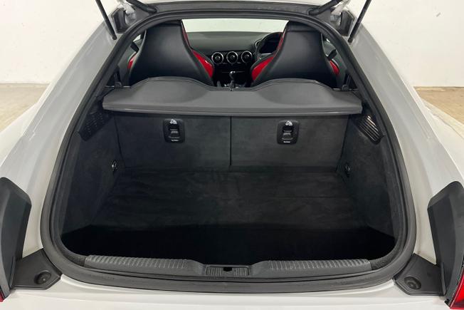 AUDI TT Photo 12