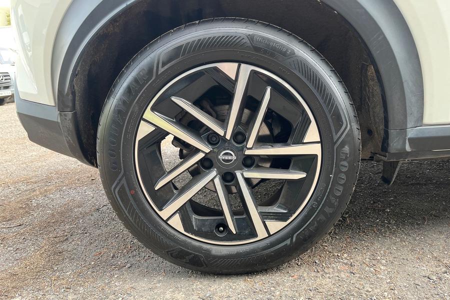 Nissan JUKE Photo autoimg-fdf446bd01182e5bdc9a996b50ab05ff1a003a23.jpg