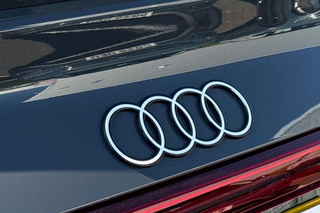 AUDI Q8 E-Tron Photo 42