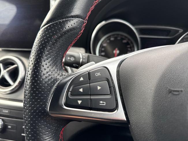 MERCEDES-BENZ CLA Class Photo 16
