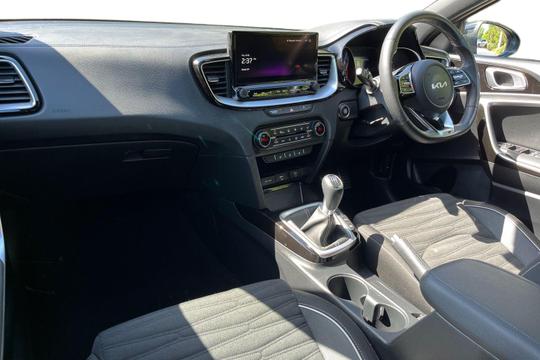 Kia Ceed Photo autoimg-fdf6692c8acb3e37064cebd3b1a19ced8eb839d5.jpg