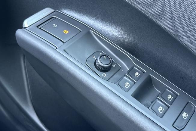 Volkswagen T-Roc Photo 44