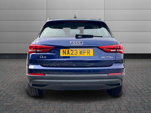 Audi Q3 Photo autoimg-fe0869adee14ab7436d2afadb1f7fc71c0a9bddb.jpg