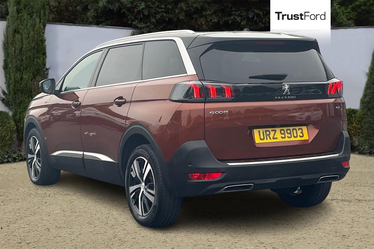 Peugeot 5008 Photo 1