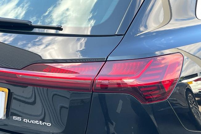 Audi E-TRON Photo 18