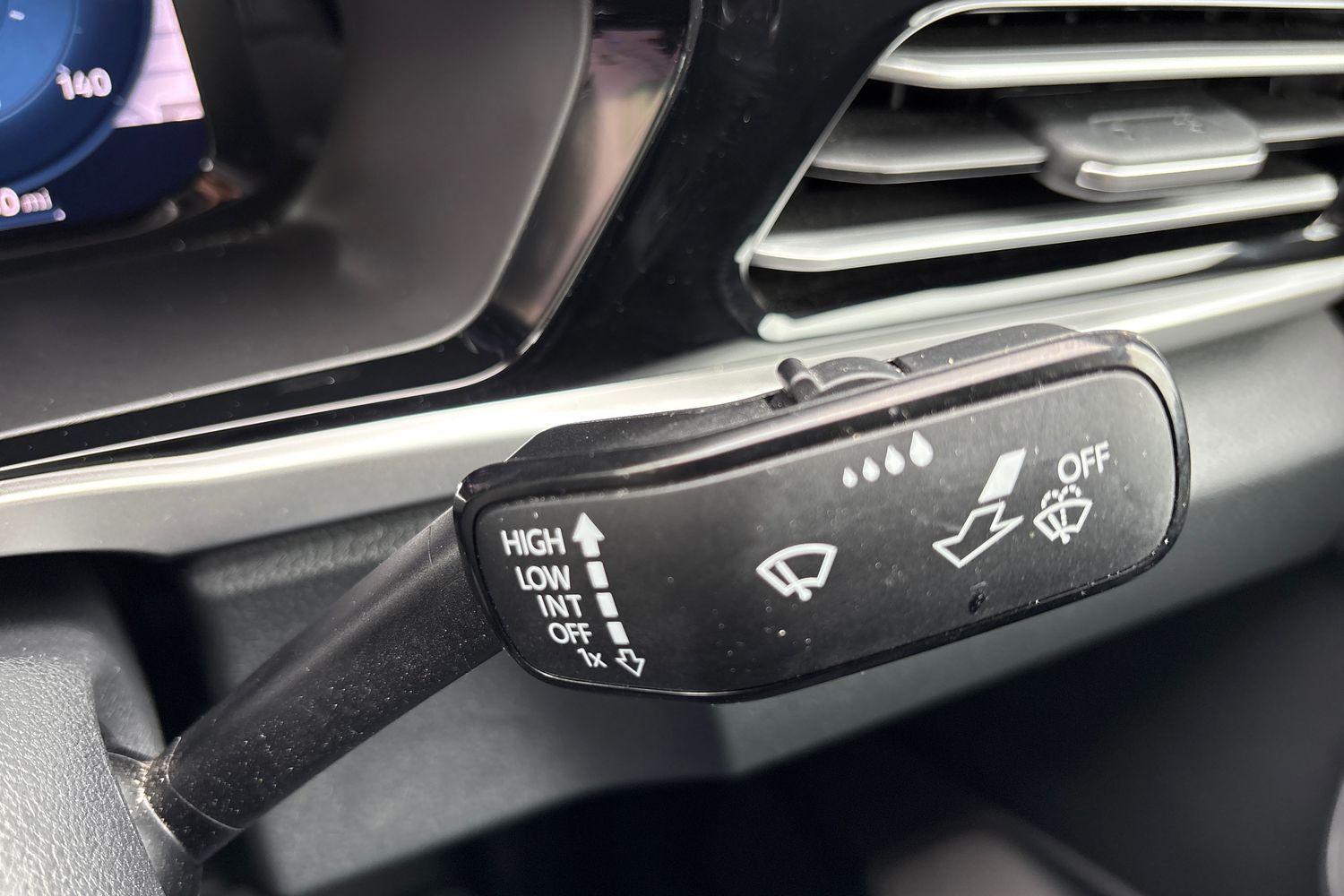 Ford TRANSIT CONNECT Photo 28