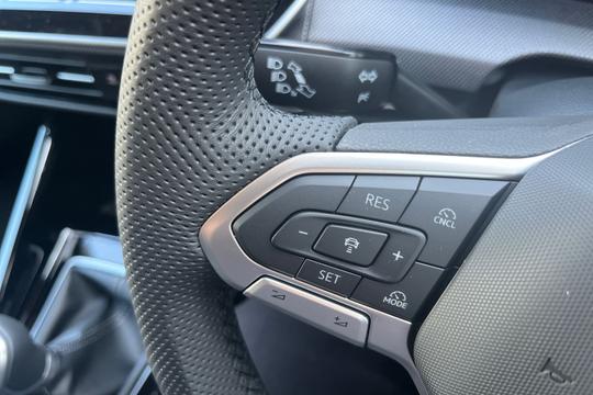 Volkswagen Golf Photo autoimg-fe09d1d7da1359b6fcaf7ce3534f85148b64f81b.jpg