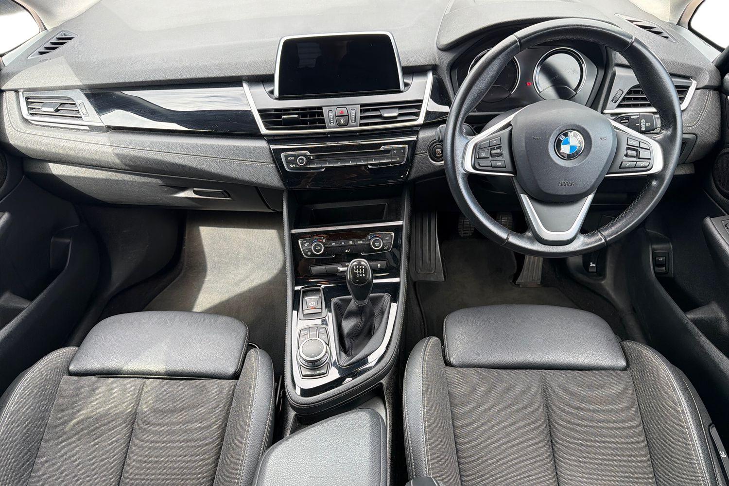 BMW 2 SERIES Photo 9