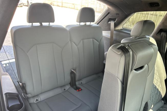 AUDI Q7 Photo 29