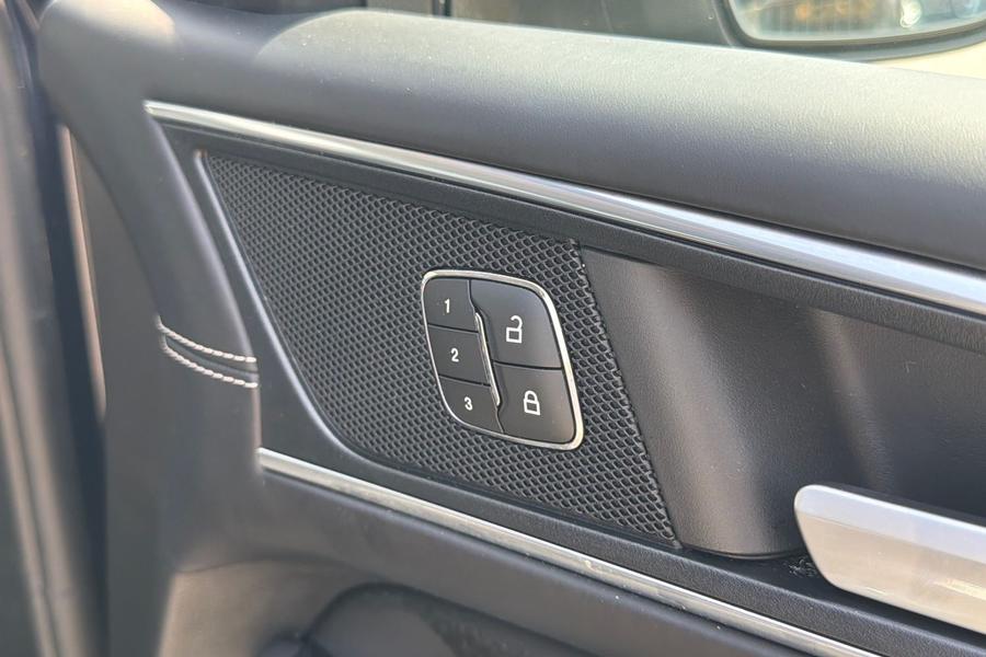 Ford S-Max Photo autoimg-fe0ef8b10152f6502c88addcce7ecfdeaca41b6c.jpg