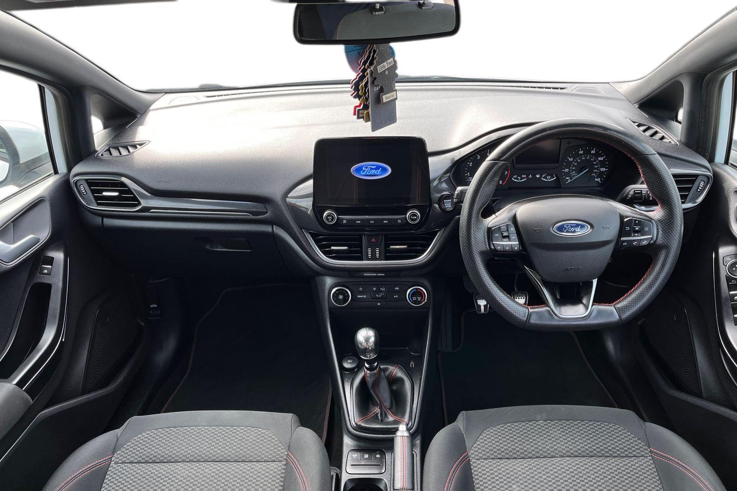 Ford FIESTA Photo 9