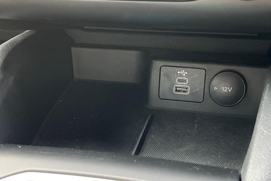 Ford FOCUS Photo autoimg-fe124fb8a1ea07f7f3b6f24c2974bc315a0f5be2.jpg