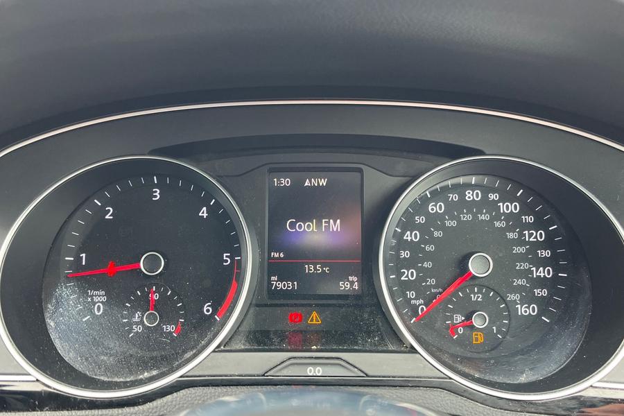 Volkswagen PASSAT Photo autoimg-fe12737a5e3d9d0b62f583cea7a7868ab9177175.jpg