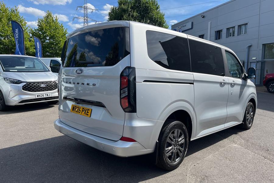 Ford TOURNEO CUSTOM Photo autoimg-fe16dd0b8182b912c22469cfceed7bdf71b8232e.jpg