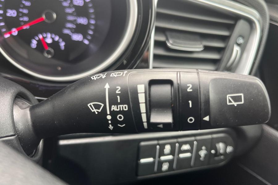 Kia CEED Photo autoimg-fe175e12fa3f9bca9e96a8c8411356330008d661.jpg