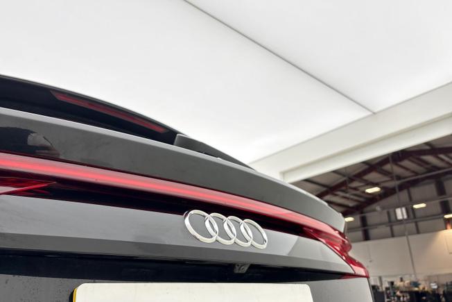 AUDI Q8 Photo 29