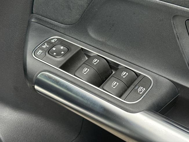 MERCEDES-BENZ GLA Photo 44