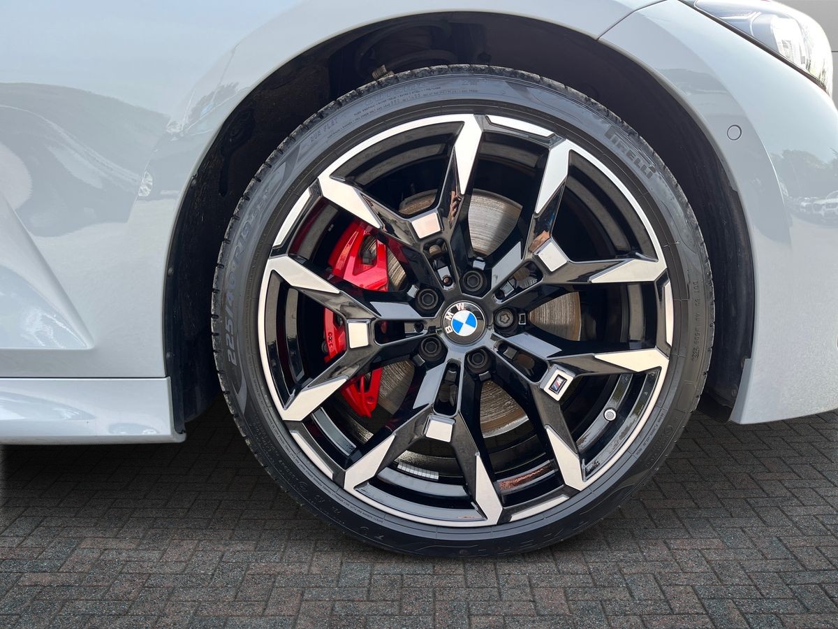 BMW 3 Series Photo 8