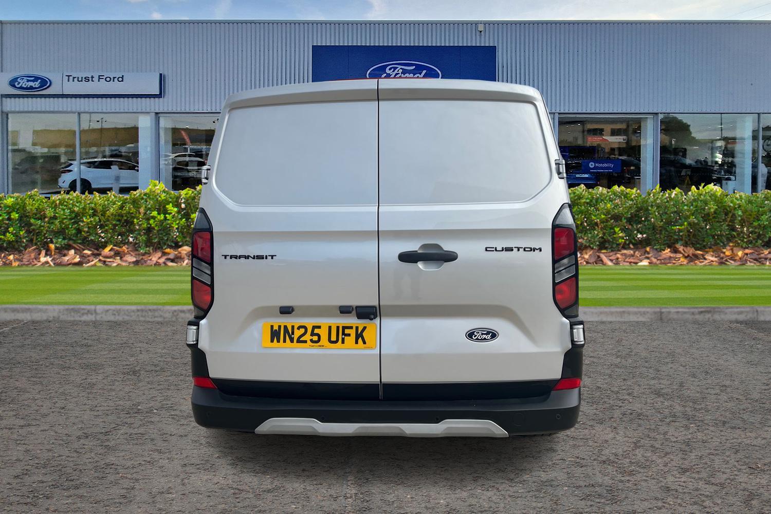 Ford TRANSIT CUSTOM Photo 12