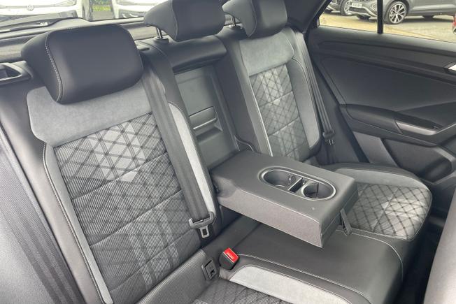 VOLKSWAGEN T-Roc Photo 29