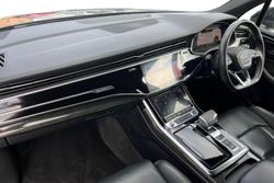 AUDI Q7 Photo 2