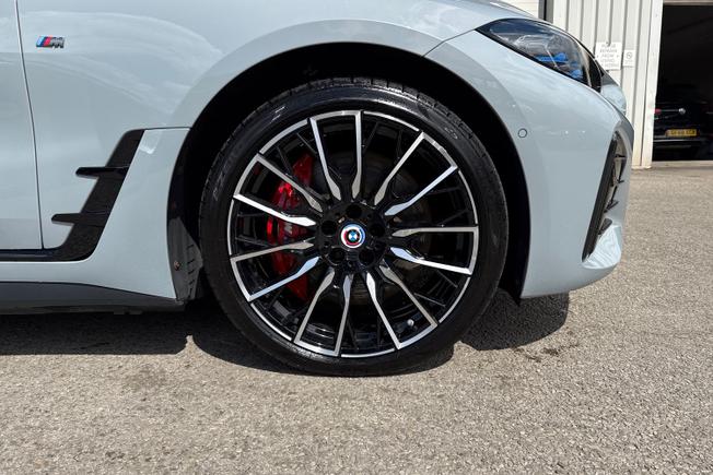 BMW I4 Photo 5