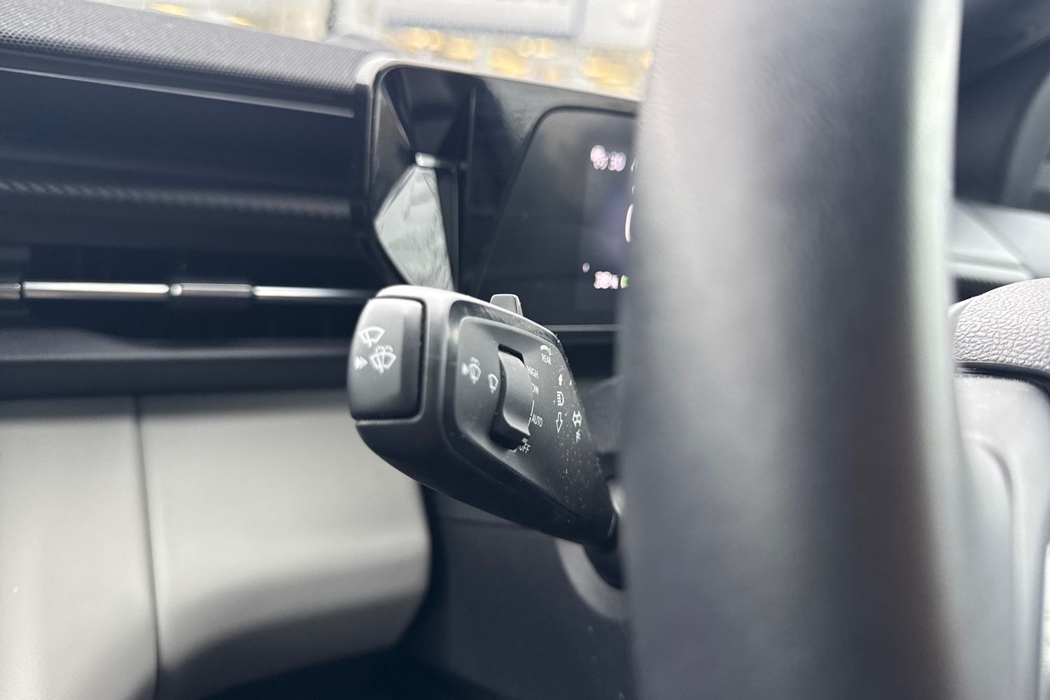 Ford EXPLORER Photo 13