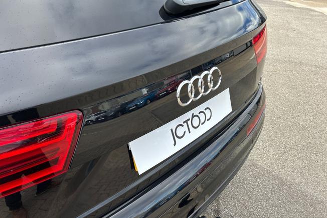 AUDI Q7 Photo 34