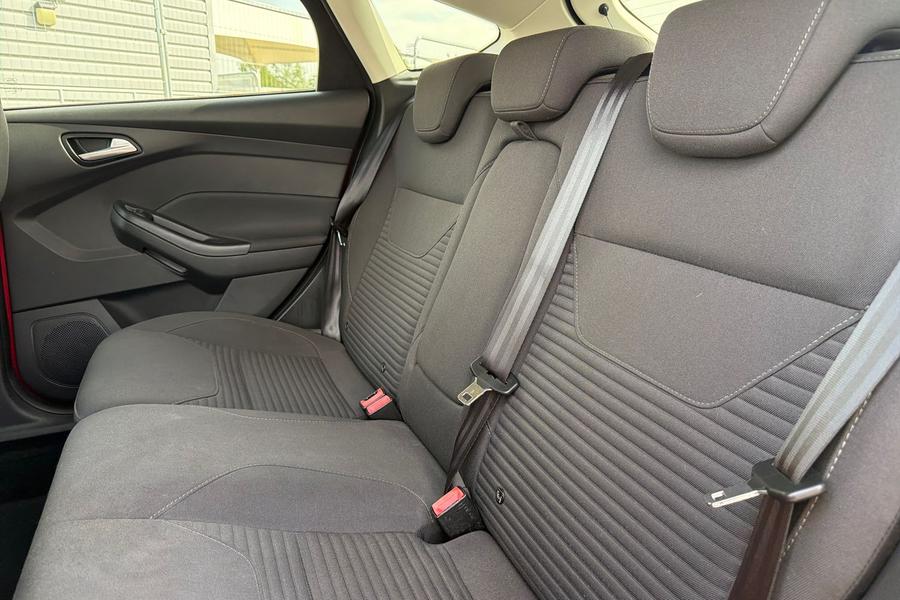 Ford FOCUS Photo autoimg-fe327ffb6ea6aa40517c6419a600b09086fd61de.jpg