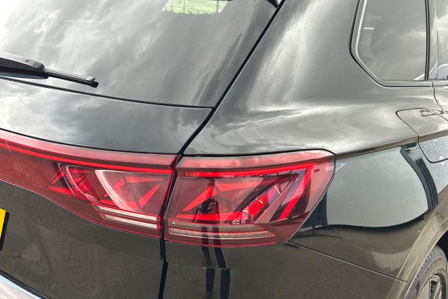 VOLKSWAGEN Touareg Photo 18