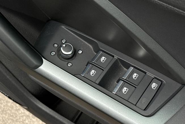 AUDI Q3 Photo 30
