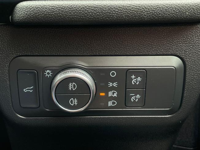 FORD Kuga Photo 40