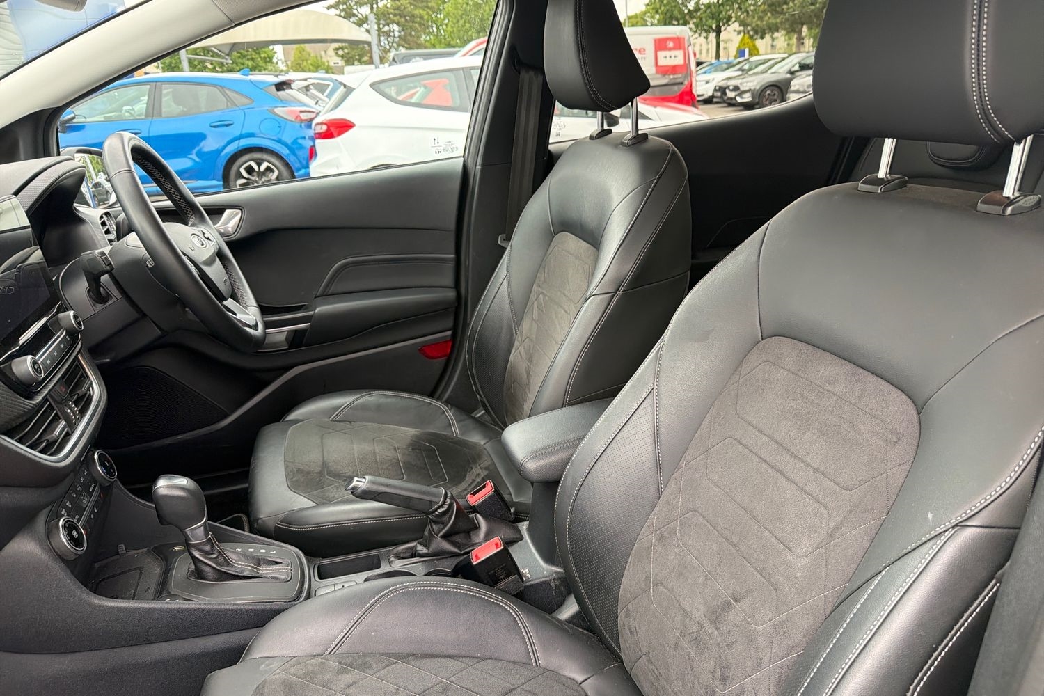 Ford FIESTA Photo 18
