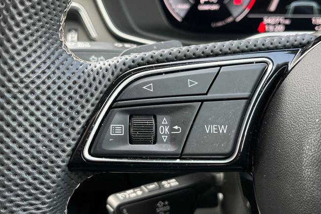 AUDI A4 Photo 16