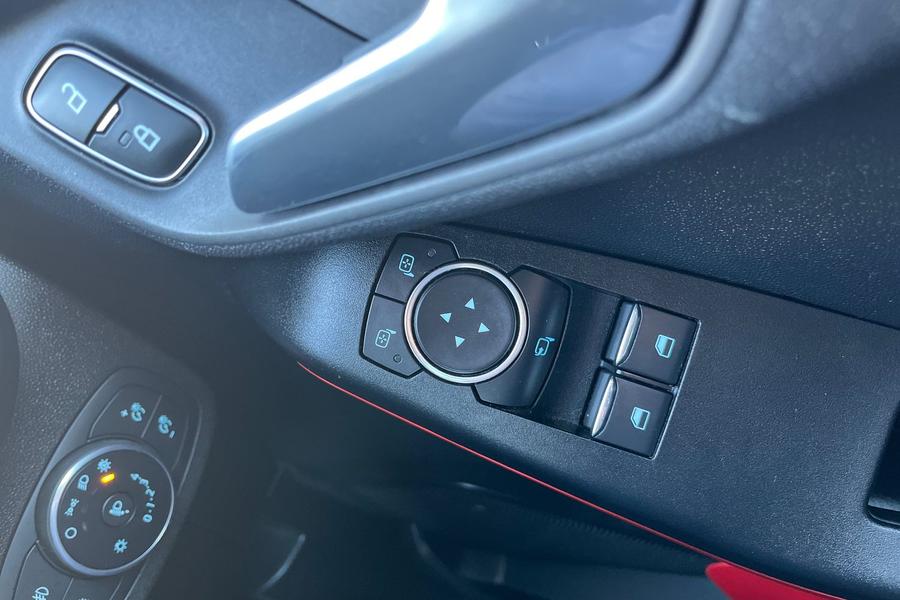 Ford FIESTA Photo autoimg-fe48d30d709f79c8d13d321c51fc16750a1c7ab9.jpg