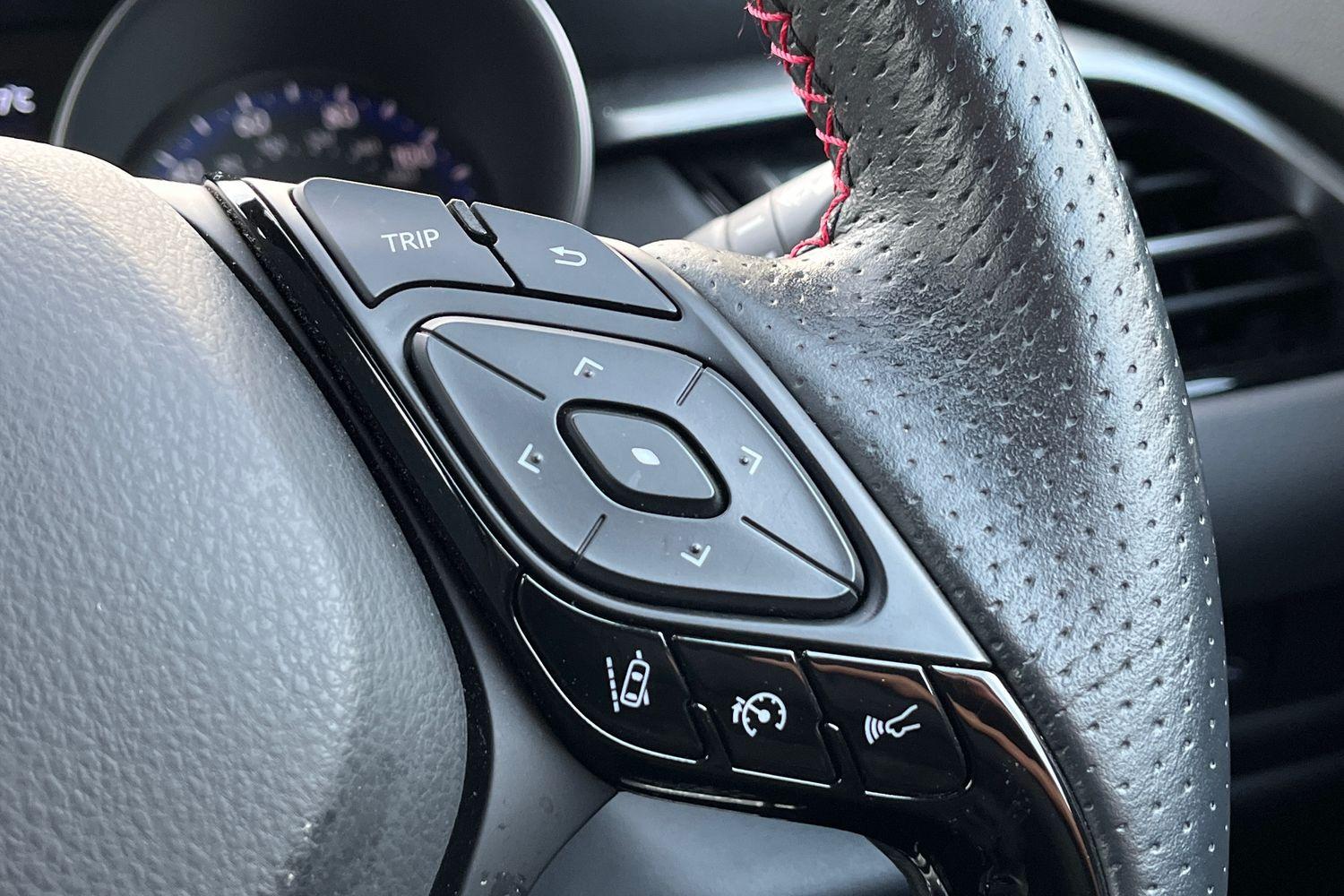 Toyota C-HR Photo 33