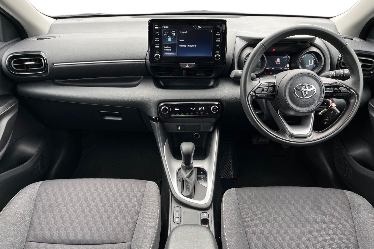 Toyota YARIS Photo 9