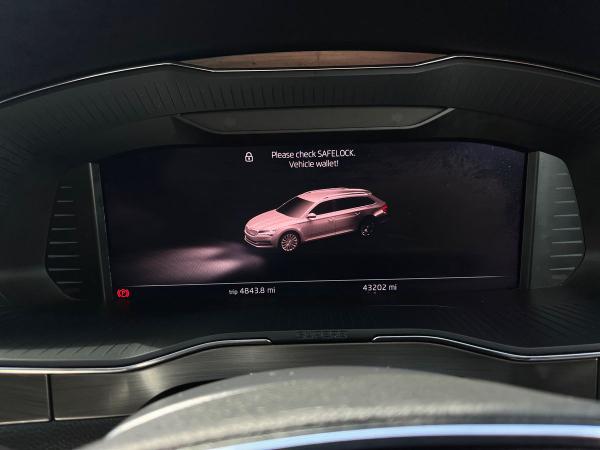 Skoda Superb Photo autoimg-fe4c29ce6ad2c4abf41b2ab8e852fb947ae75168.jpg