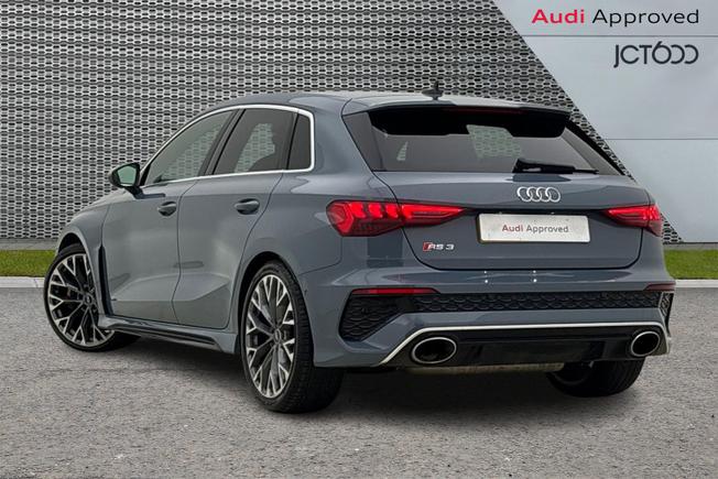 AUDI RS3 Photo 3