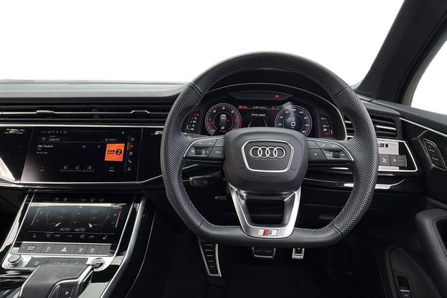 AUDI Q7 Photo 11