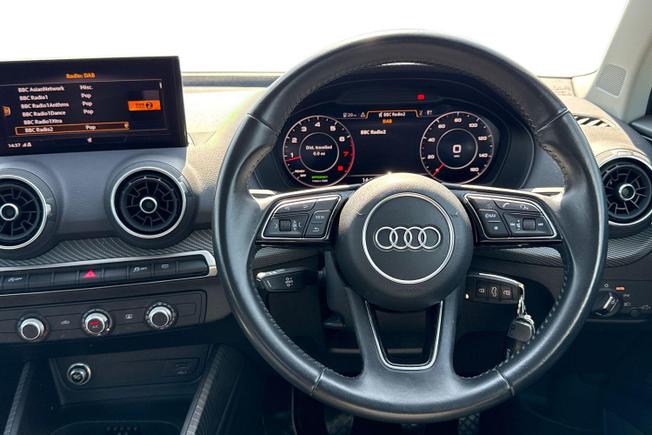 Audi Q2 Photo 11